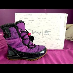 ❄️NEW❄️ Disney Sorel snow boots (Size 10 Toddler)